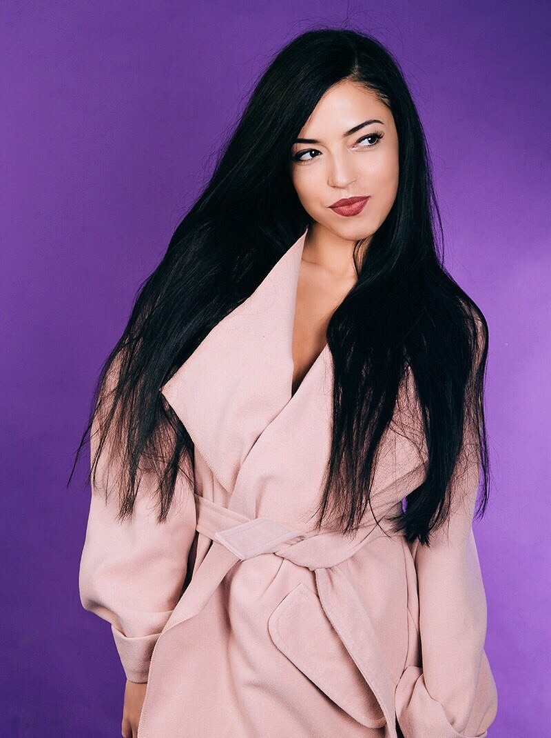 Инна привлекальеная девушка из Абакана цена от 3000 руб