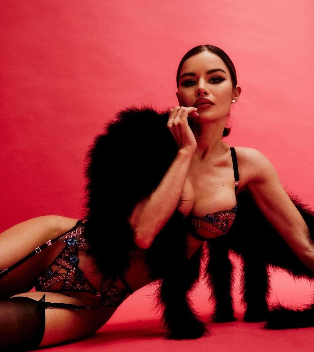 Ксюша привлекальеная девушка из Абакана цена от 8000 руб