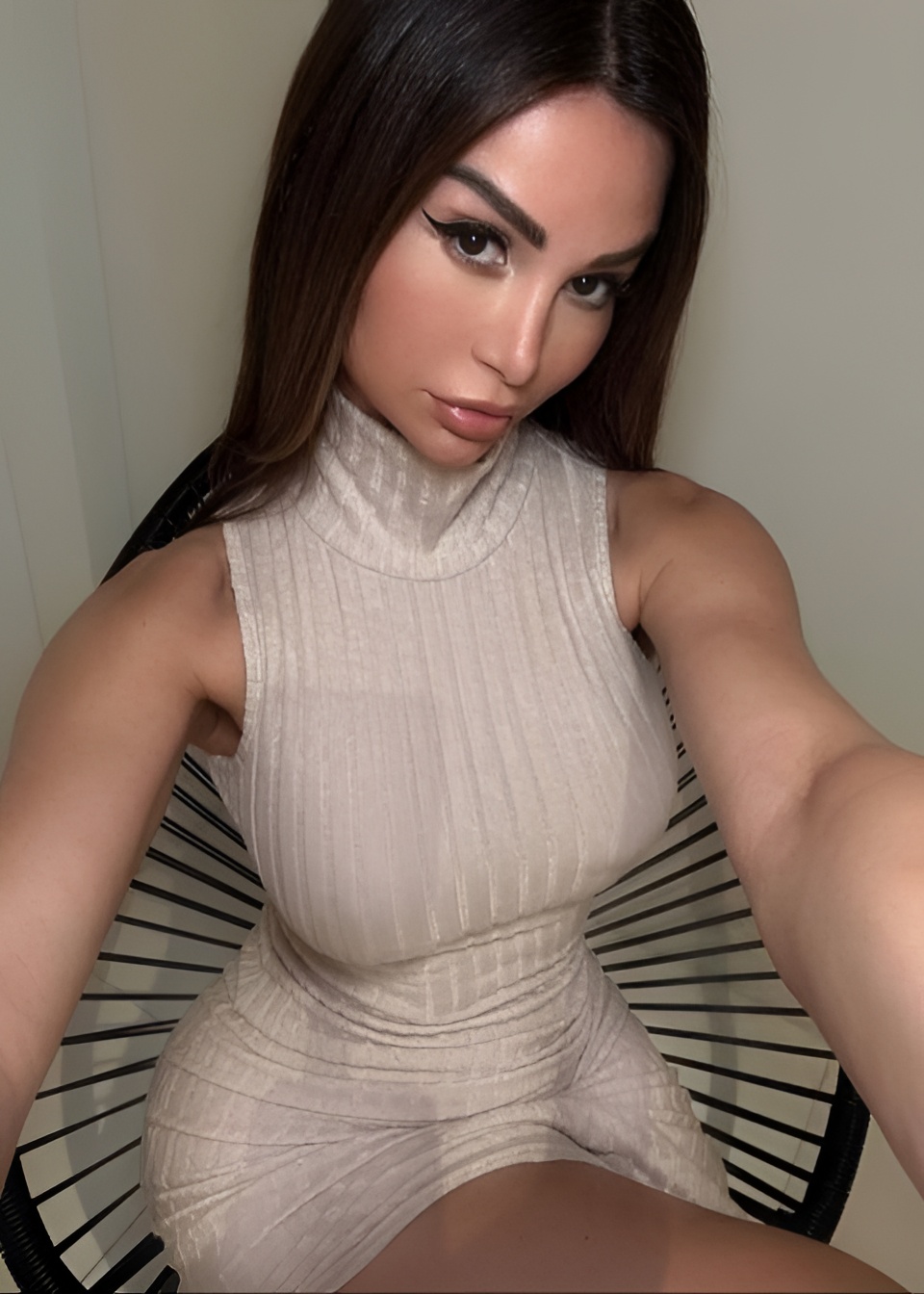 Дина привлекательная девушка из Абакана цена от 8000 руб