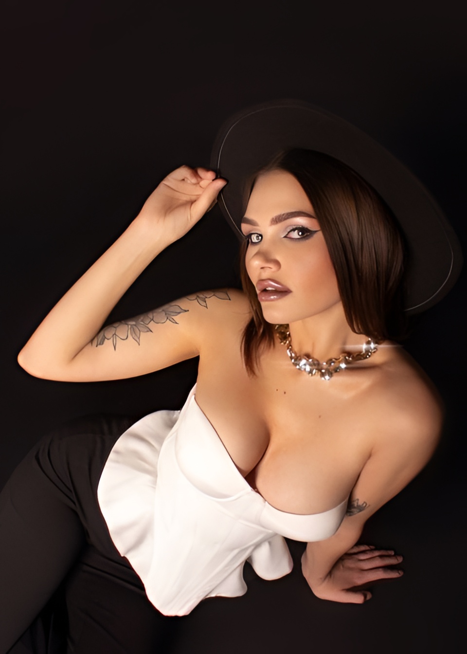 Яна привлекательная девушка из Абакана цена от 6000 руб